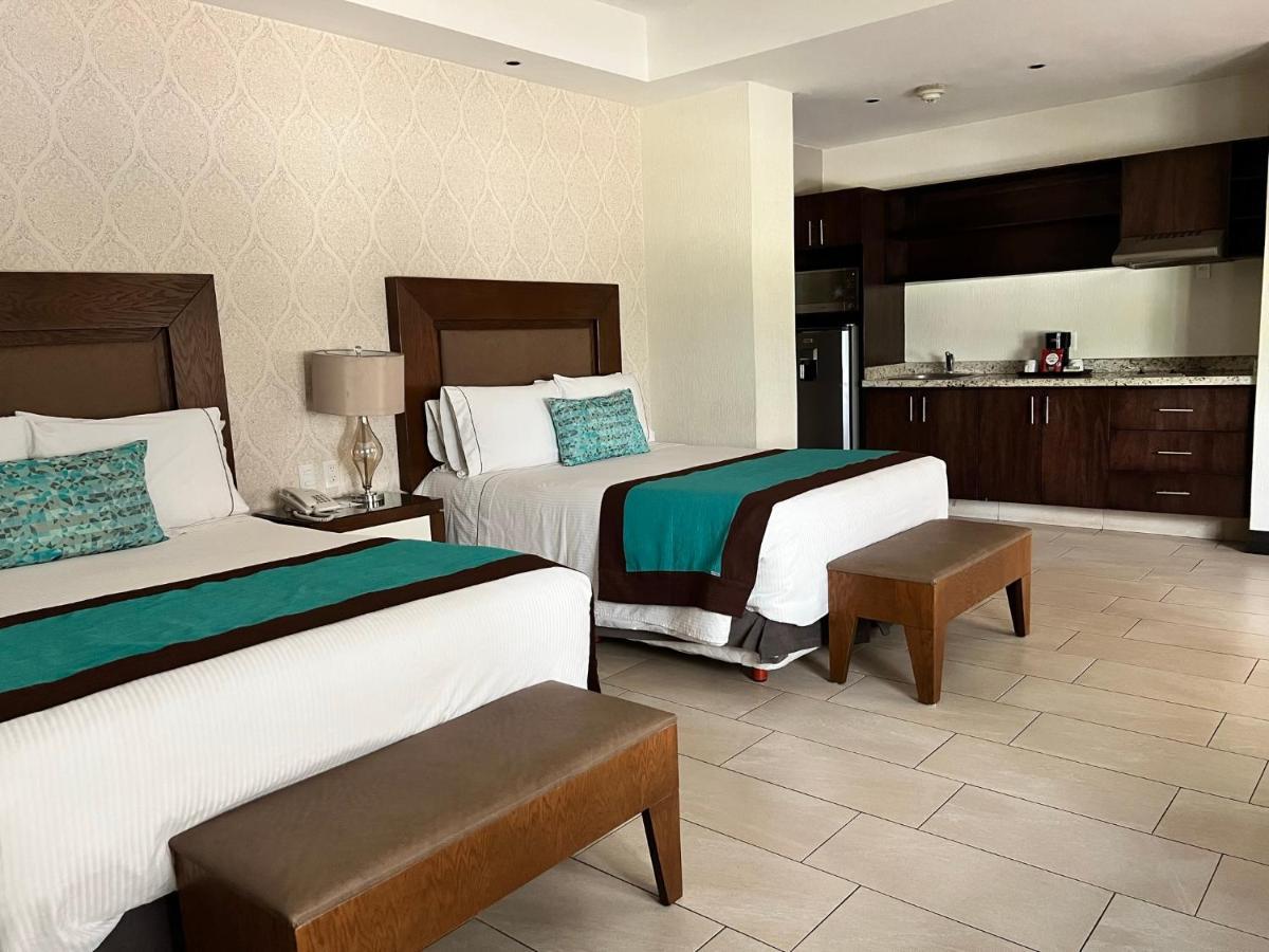 Aurea Hotel And Suites Сапопан Экстерьер фото